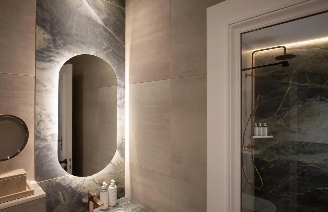 Madame Drouot & Spa - Opera-1